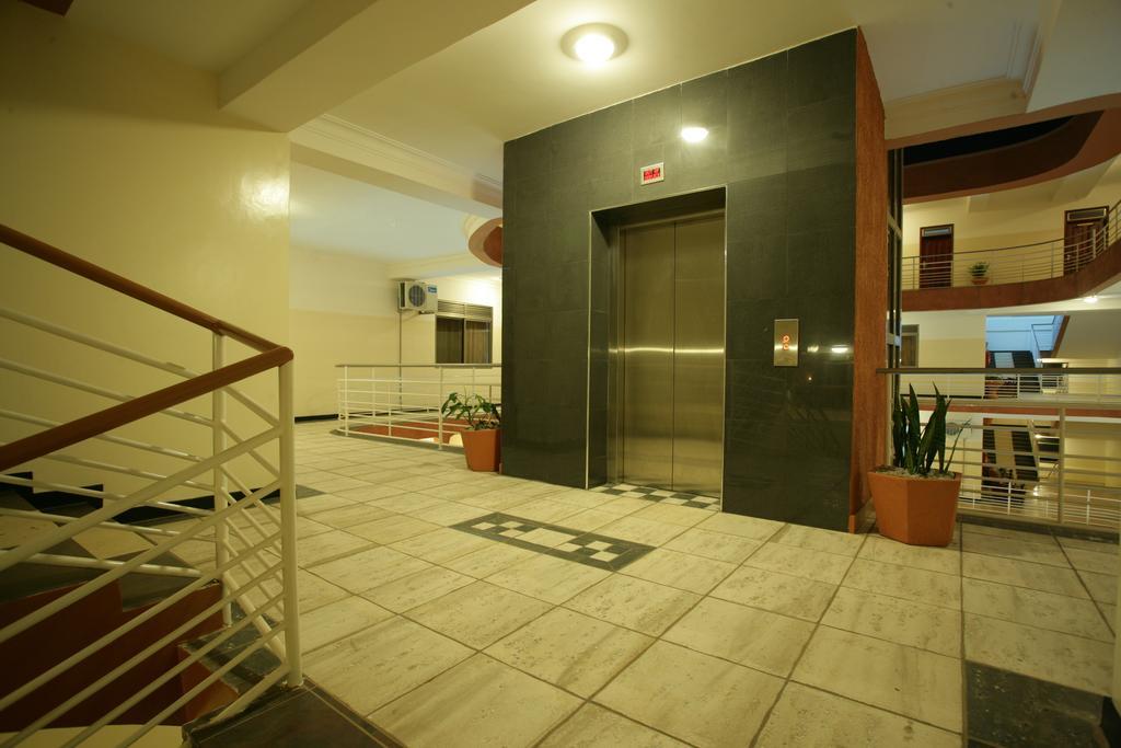 Hotel Triangle คัมพาลา ภายนอก รูปภาพ