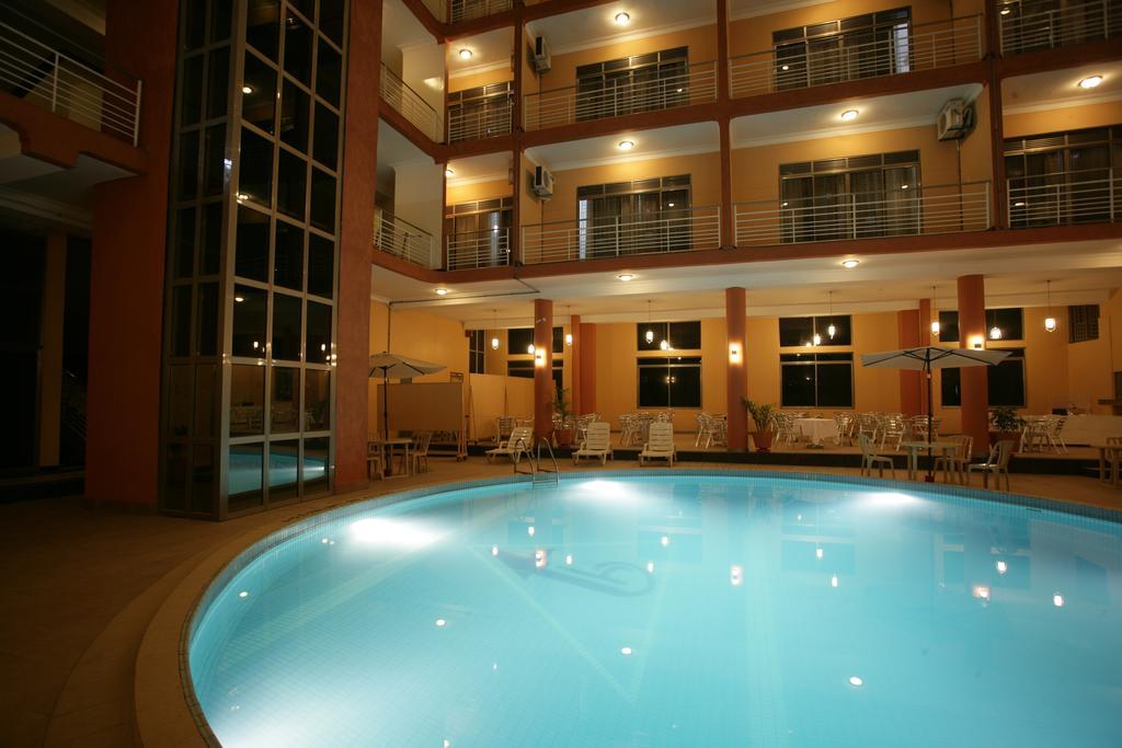 Hotel Triangle คัมพาลา ภายนอก รูปภาพ