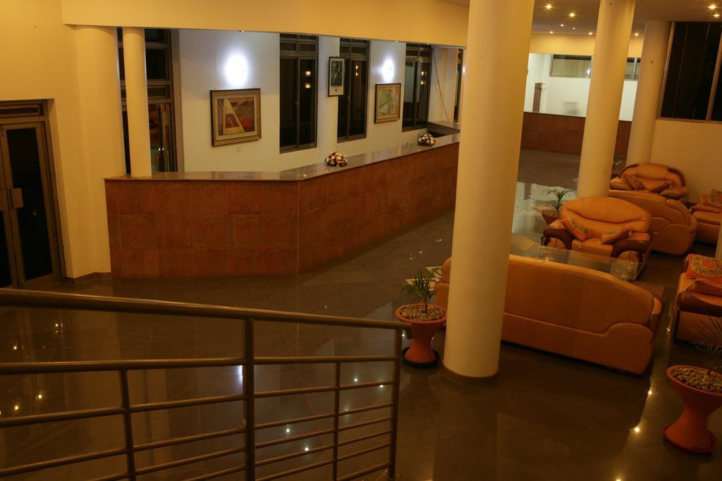 Hotel Triangle คัมพาลา ภายนอก รูปภาพ